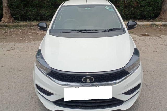 Second-hand 2024 Tata Tiago XTA AMT CNG for sale in New Delhi