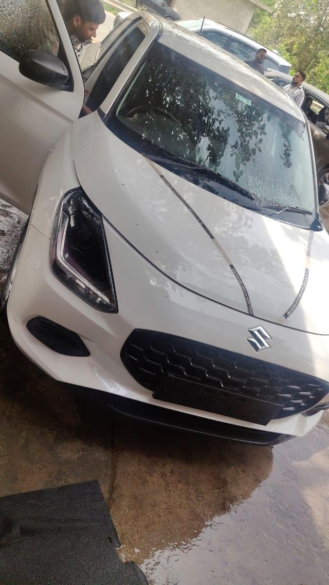 Maruti Suzuki Swift LXi Second-hand 2025 Maruti Suzuki Swift LXi for sale in Farrukhabad