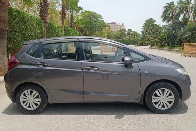 Second-hand 2018 Honda Jazz 1.2 SV i VTEC for sale in New Delhi