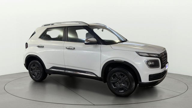 Hyundai Venue S Opt 2023-2025 Second-hand 2023 Hyundai Venue S Opt 2023-2025 for sale in Greater Noida