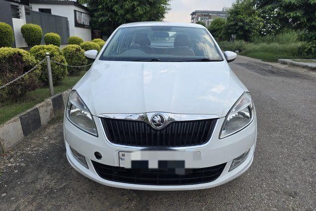 Skoda Rapid 1.5 TDI Ambition Second-hand 2015 Skoda Rapid 1.5 TDI Ambition for sale in Chandigarh