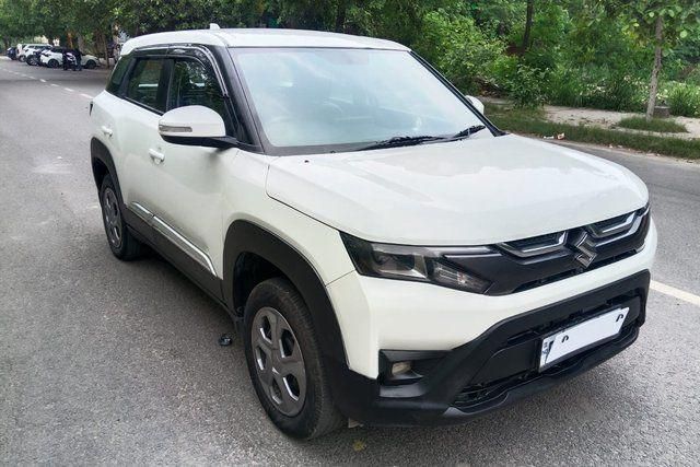 Second-hand 2024 Maruti Suzuki Brezza Vxi CNG for sale in New Delhi