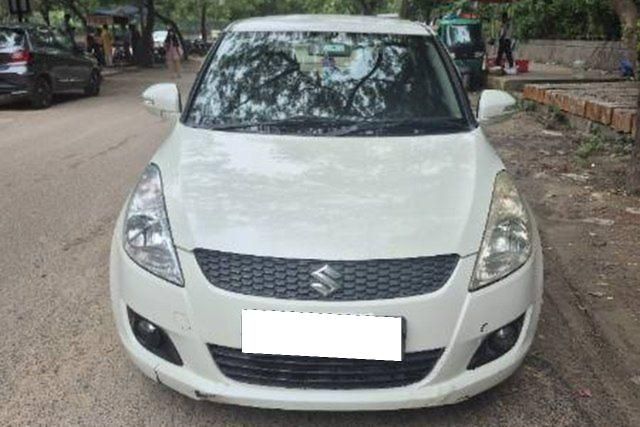 Second-hand 2011 Maruti Suzuki Swift VXI for sale in Gautam Buddha Nagar