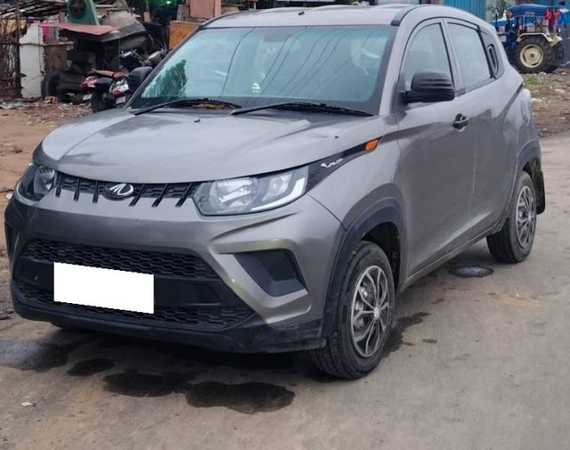 Mahindra KUV 100 NXT G80 K2 Plus Second-hand 2018 Mahindra KUV 100 NXT G80 K2 Plus for sale in Ahmedabad