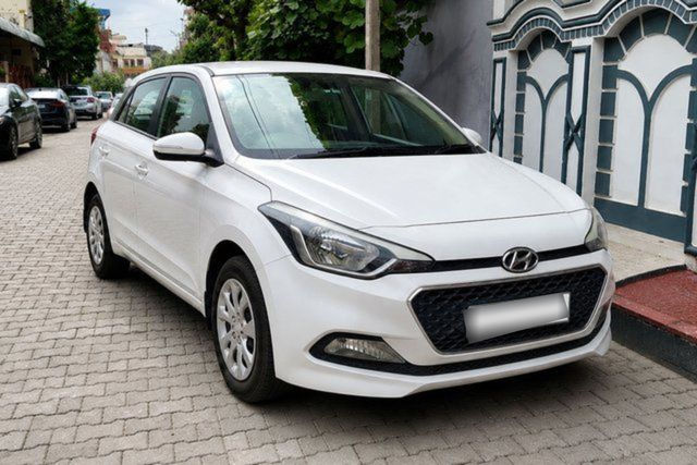 Hyundai i20 1.2 Asta Second-hand 2017 Hyundai i20 1.2 Asta for sale in Meerut