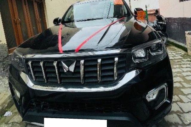 Second-hand 2024 Mahindra Scorpio N Z8 Diesel AT for sale in Dadri