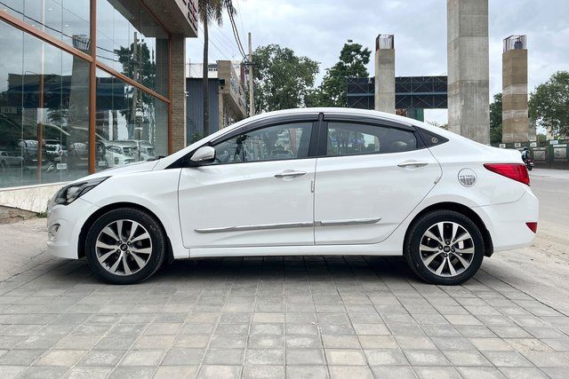 Hyundai Verna 1.6 VTVT AT S Option Second-hand 2015 Hyundai Verna 1.6 VTVT AT S Option for sale in Bangalore