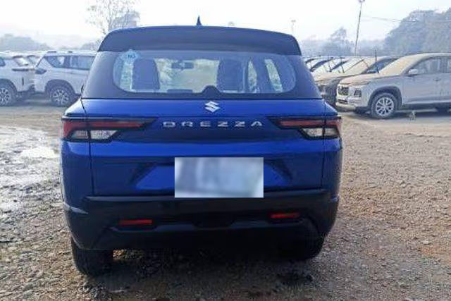 Second-hand 2025 Maruti Suzuki Brezza Lxi CNG for sale in Mumbai
