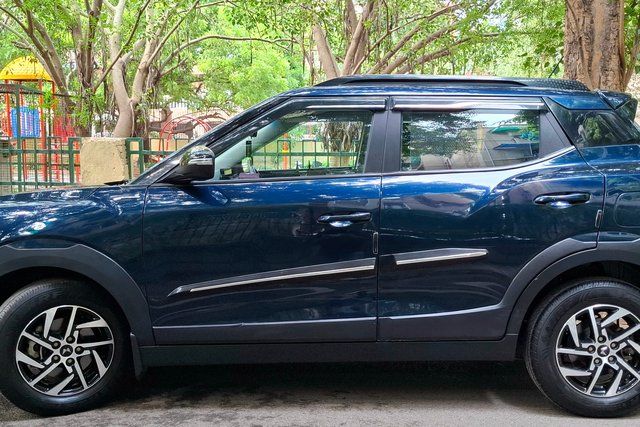 Second-hand 2024 Mahindra XUV 3XO AX5 AT for sale in New Delhi