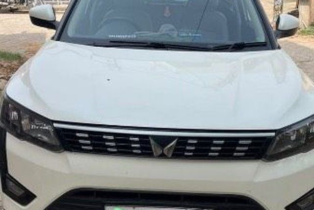 Second-hand 2023 Mahindra XUV300 W6 Diesel Sunroof NT BSVI for sale in Bhiwani
