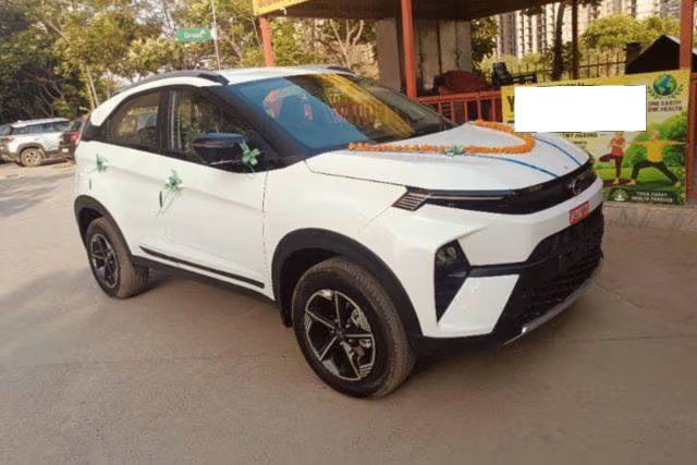 Second-hand 2026 Tata Nexon Creative AMT for sale in Greater Noida
