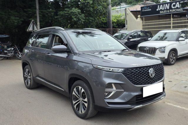 Second-hand 2022 MG Hector Plus Sharp Diesel MT for sale in Lucknow