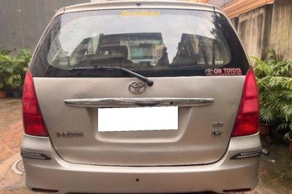 Used 2.5 G (Diesel) 7 Seater BS III