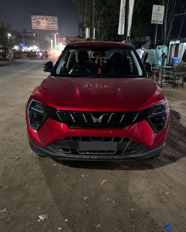 Second-hand 2025 Mahindra XUV 3XO AX5 Diesel for sale in New Delhi
