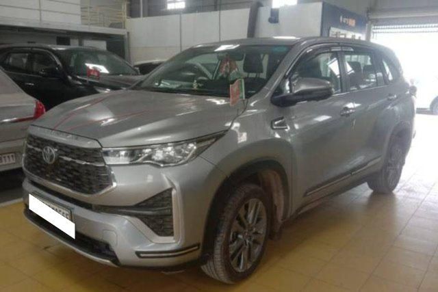 Second-hand 2025 Toyota Innova Hycross ZX Hybrid for sale in Budaun