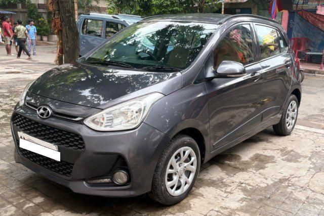 Second-hand 2017 Hyundai Grand i10 Sportz for sale in Kolkata