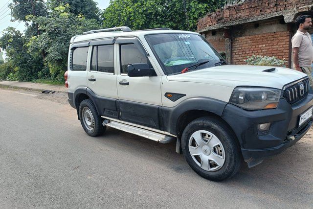 Mahindra Scorpio Getaway Second-hand 2016 Mahindra Scorpio Getaway for sale in Datia