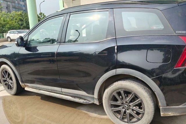 Mahindra XUV700 AX7 7Str AT Second-hand 2024 Mahindra XUV700 AX7 7Str AT for sale in New Delhi