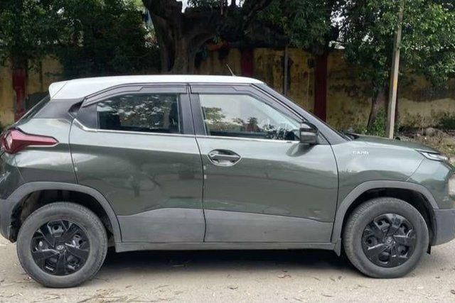 Tata Punch Creative Flagship AMT DT Second-hand 2023 Tata Punch Creative Flagship AMT DT for sale in New Delhi