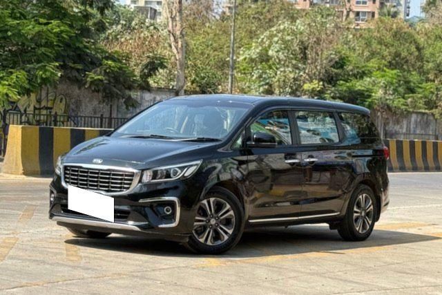 Second-hand 2020 Kia Carnival Premium for sale in Mumbai