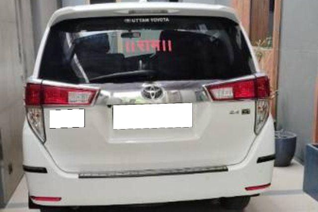 Toyota Innova Crysta 2.4 G 7 STR Second-hand 2022 Toyota Innova Crysta 2.4 G 7 STR for sale in Noida