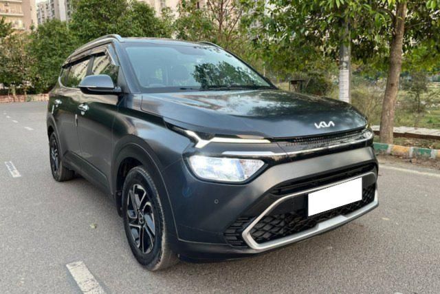Second-hand 2024 Kia Carens Prestige Plus iMT for sale in Noida