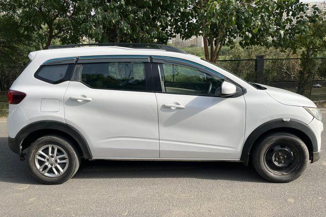 Renault Triber RXT BSIV Second-hand 2020 Renault Triber RXT BSIV for sale in Noida