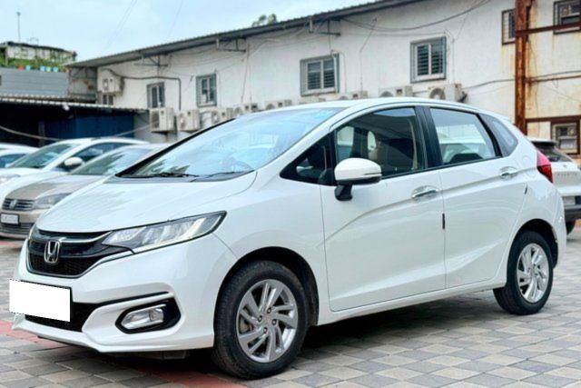 Second-hand 2022 Honda Jazz ZX CVT for sale in Surat