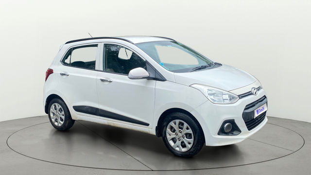 Second-hand 2014 Hyundai Grand i10 Sportz for sale in Navi Mumbai