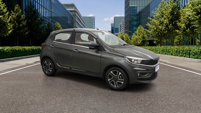 Tata Tiago XZ Plus Second-hand 2023 Tata Tiago XZ Plus for sale in Pune