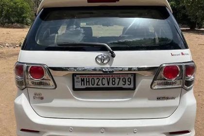 2013 Toyota Fortuner 4x2 AT