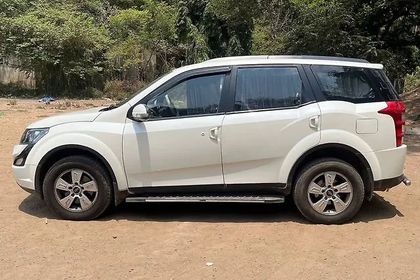 2018 Mahindra XUV500 W6 2WD