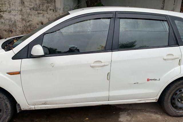 Ford Figo Diesel Titanium Second-hand 2011 Ford Figo Diesel Titanium for sale in Datia