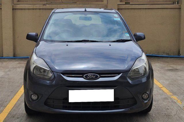Ford Figo Petrol Titanium Second-hand 2012 Ford Figo Petrol Titanium for sale in Pune