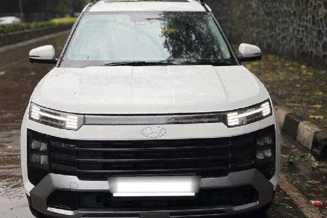 Second-hand 2025 Hyundai Alcazar Signature DCT for sale in Mumbai
