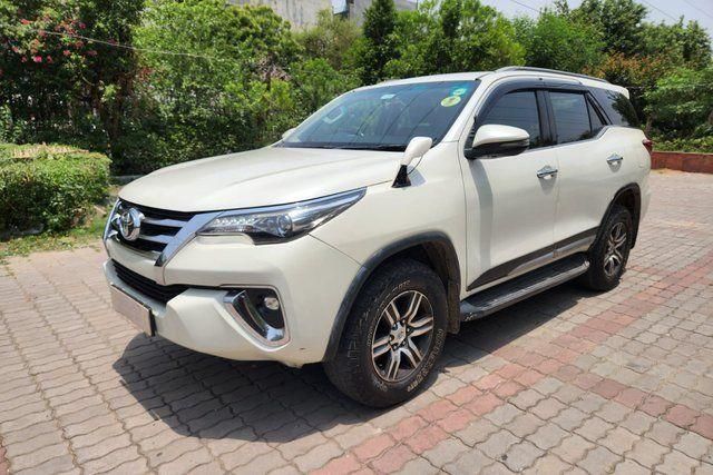 Second-hand 2017 Toyota Fortuner 2.8 2WD MT BSIV for sale in New Delhi
