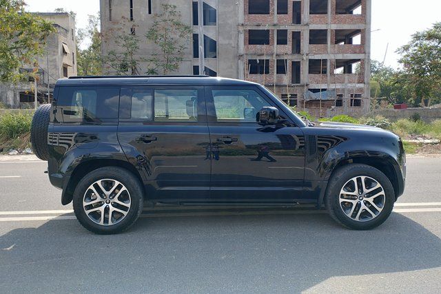 Second-hand 2025 Land Rover Defender 2.0 l Petrol 110 X-Dynamic HSE for sale in New Delhi