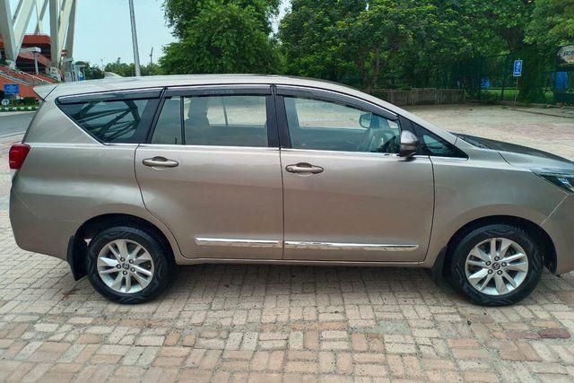 Second-hand 2018 Toyota Innova Crysta 2.4 G MT BSIV for sale in New Delhi