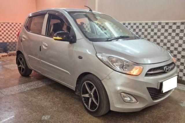 Second-hand 2013 Hyundai i10 Sportz for sale in New Delhi