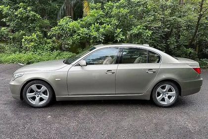 2010 BMW 5 Series 520d Sedan