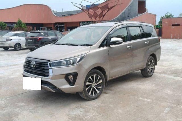 Second-hand 2016 Toyota Innova 2.5 G (Diesel) 7 Seater BS IV for sale in Bhavnagar