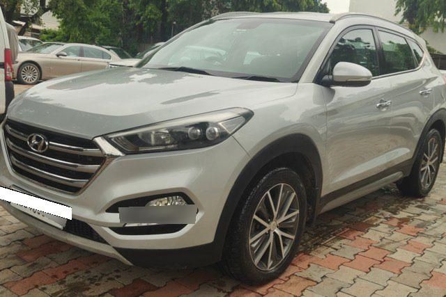 Hyundai Tucson 2.0 e-VGT 2WD AT GLS Second-hand 2017 Hyundai Tucson 2.0 e-VGT 2WD AT GLS for sale in Ahmedabad