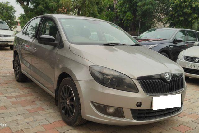Second-hand 2015 Skoda Rapid 1.6 MPI AT Elegance for sale in Ahmedabad