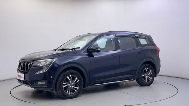 Second-hand 2022 Mahindra XUV700 AX5 5Str AT for sale in Ahmedabad