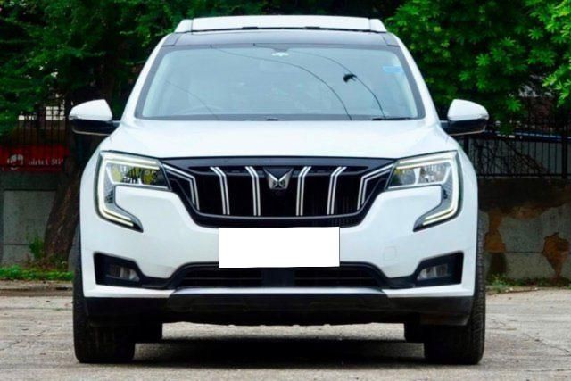 Second-hand 2022 Mahindra XUV700 AX3 AT BSVI for sale in New Delhi