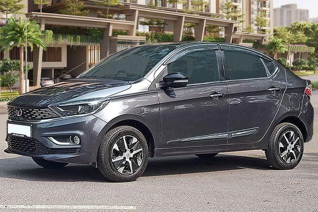Second-hand 2025 Tata Tigor XZA Plus AMT CNG for sale in New Delhi