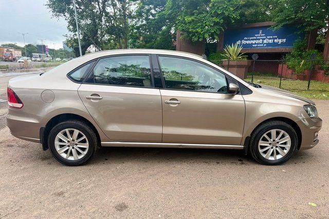 Volkswagen Vento 1.2 TSI Highline AT Second-hand 2017 Volkswagen Vento 1.2 TSI Highline AT for sale in Pune