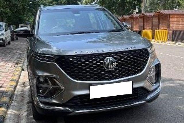 Second-hand 2021 MG Hector Plus Select Diesel MT 7 STR for sale in Moradabad