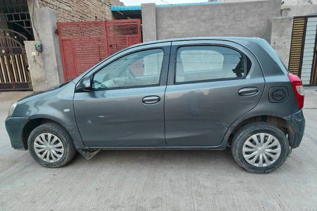Second-hand 2014 Toyota Etios Liva G for sale in Sri Ganganagar