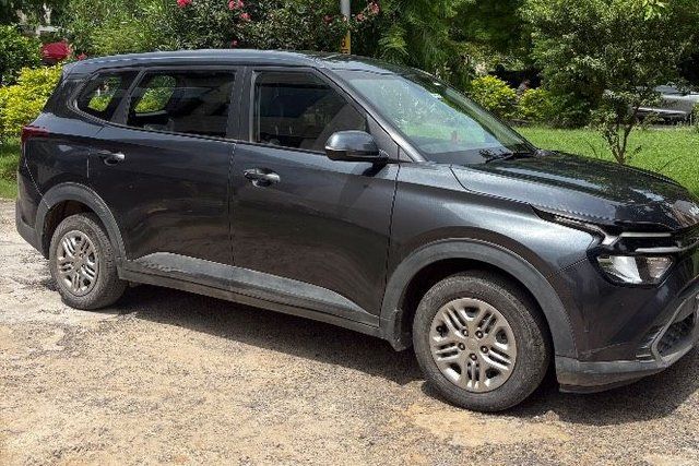 Second-hand 2024 Kia Carens Premium Opt for sale in Moradabad